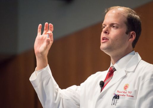 Dr. Miguel Leal